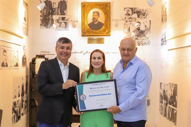 Sócios fundadores do restaurante, Gilberto Black e Ana Maria Basso Black, receberam a homenagem