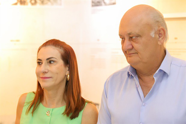 Sócios fundadores do restaurante, Gilberto Black e Ana Maria Basso Black, receberam a homenagem