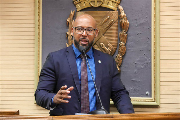 Vereador Acácio Godoy concedeu as homenagens no Salão Nobre da Câmara