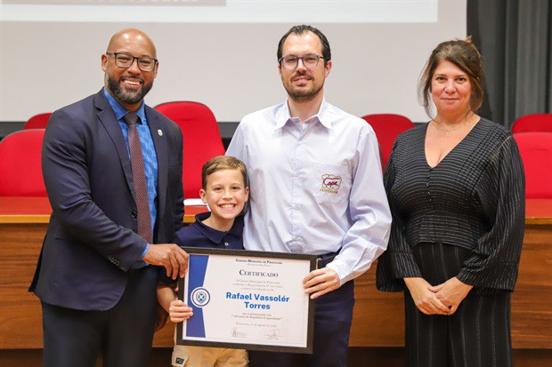 Vereador Acácio Godoy concedeu as homenagens no Salão Nobre da Câmara