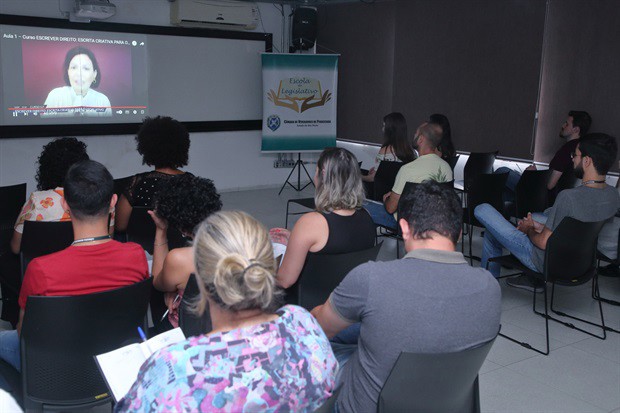 Curso teve aulas na quarta e na quinta-feira