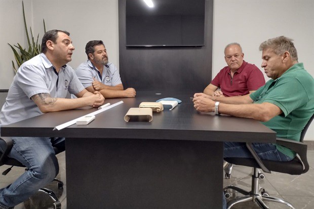 Vereador e secretário discutiram sobre a geração de empregos com empresários