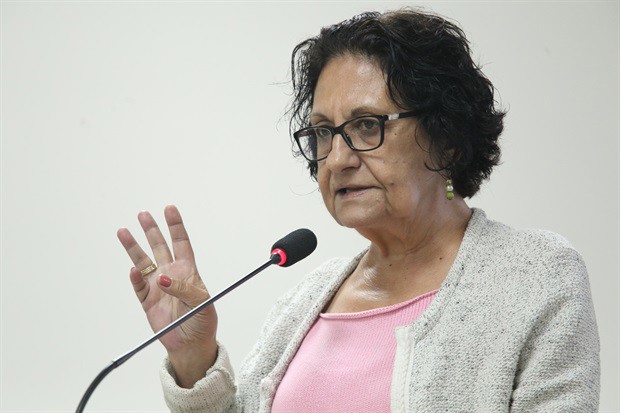 Vereadora Professora Cimara (PV) ocupou a tribuna na segunda-feira (2)