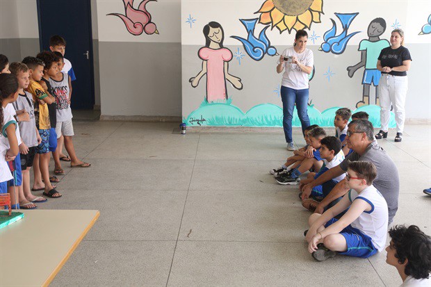 Vereador Pedro Kawai conhece projeto Ser verde: práticas ecológicas comunitárias, desenvolvido por alunos da Escola Municipal Joaquim Carlos Alexandrino de Souza