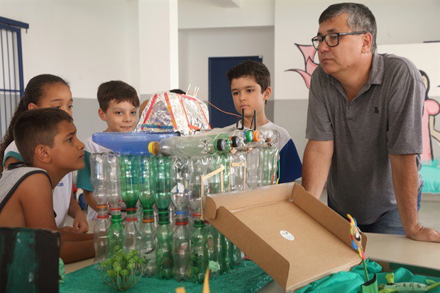 Vereador Pedro Kawai conhece projeto Ser verde: práticas ecológicas comunitárias, desenvolvido por alunos da Escola Municipal Joaquim Carlos Alexandrino de Souza