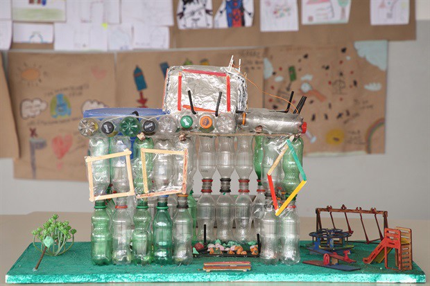 Vereador Pedro Kawai conhece projeto Ser verde: práticas ecológicas comunitárias, desenvolvido por alunos da Escola Municipal Joaquim Carlos Alexandrino de Souza