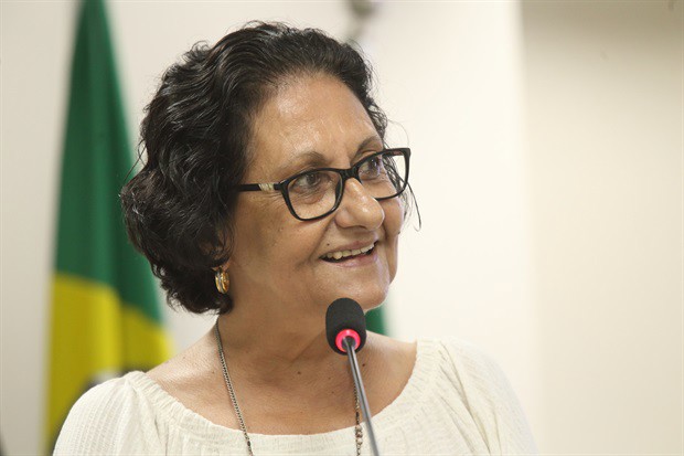 Requerimento 883/2023 é de autoria da vereadora Professora Cimara (PV)
