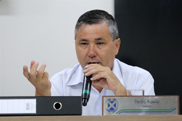 Membros da CPI analisam contradições no prontuário da paciente e obtêm informações sobre falta de preparo da unidade