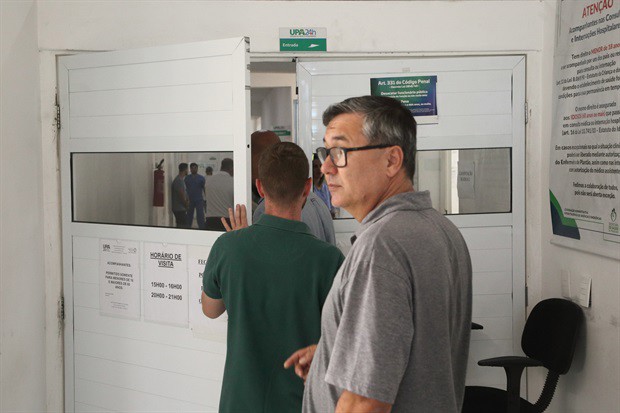 À tarde, CPI fez diligência na UPA, averiguou o estoque e registros de aplicação do soro antiescorpiônico