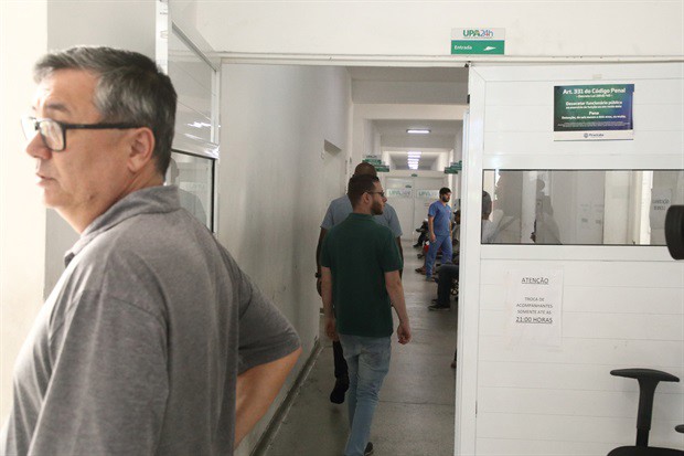 À tarde, CPI fez diligência na UPA, averiguou o estoque e registros de aplicação do soro antiescorpiônico