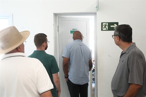 À tarde, CPI fez diligência na UPA, averiguou o estoque e registros de aplicação do soro antiescorpiônico