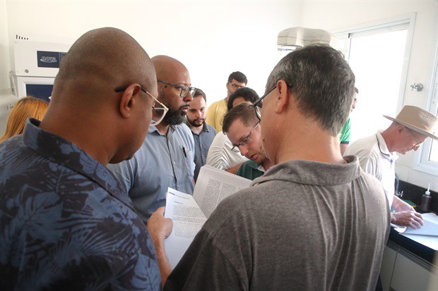 À tarde, CPI fez diligência na UPA, averiguou o estoque e registros de aplicação do soro antiescorpiônico