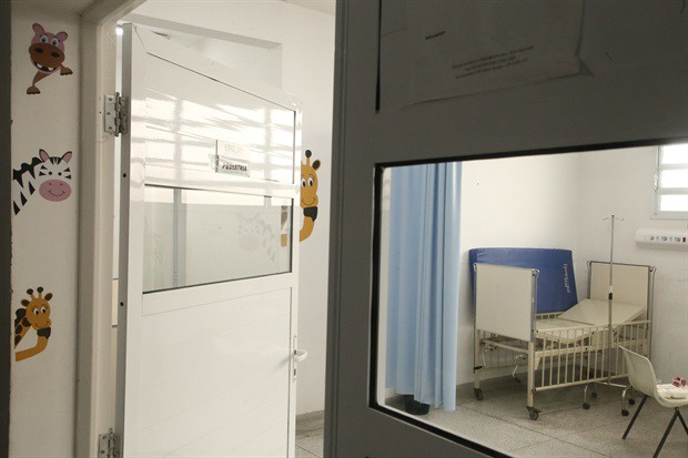 À tarde, CPI fez diligência na UPA, averiguou o estoque e registros de aplicação do soro antiescorpiônico