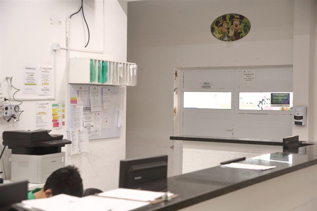 À tarde, CPI fez diligência na UPA, averiguou o estoque e registros de aplicação do soro antiescorpiônico