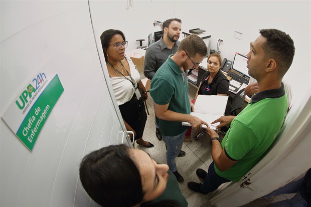 À tarde, CPI fez diligência na UPA, averiguou o estoque e registros de aplicação do soro antiescorpiônico