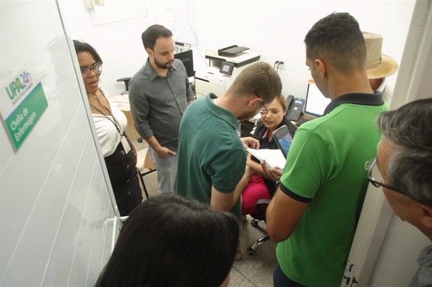 À tarde, CPI fez diligência na UPA, averiguou o estoque e registros de aplicação do soro antiescorpiônico