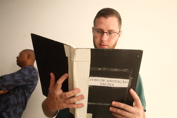 À tarde, CPI fez diligência na UPA, averiguou o estoque e registros de aplicação do soro antiescorpiônico