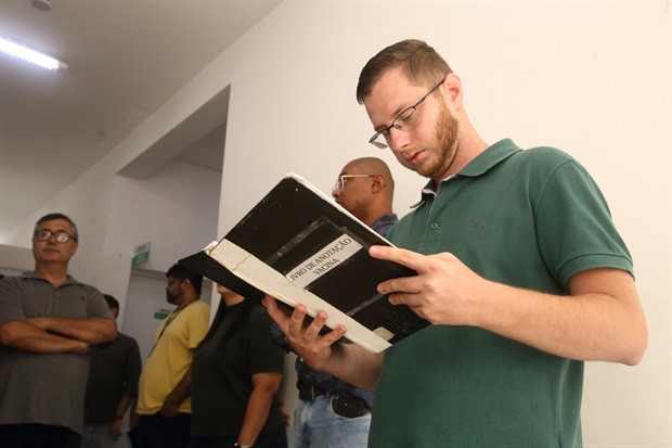 À tarde, CPI fez diligência na UPA, averiguou o estoque e registros de aplicação do soro antiescorpiônico