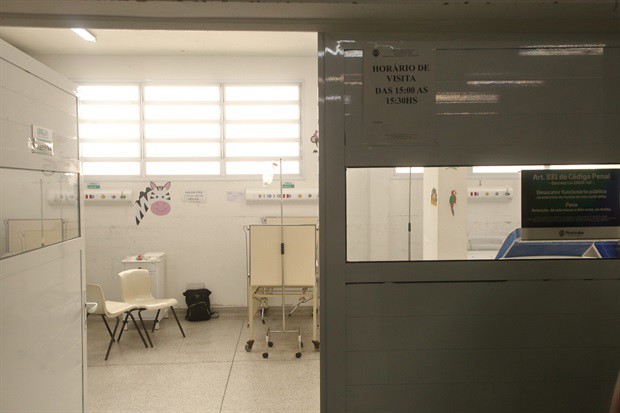 À tarde, CPI fez diligência na UPA, averiguou o estoque e registros de aplicação do soro antiescorpiônico