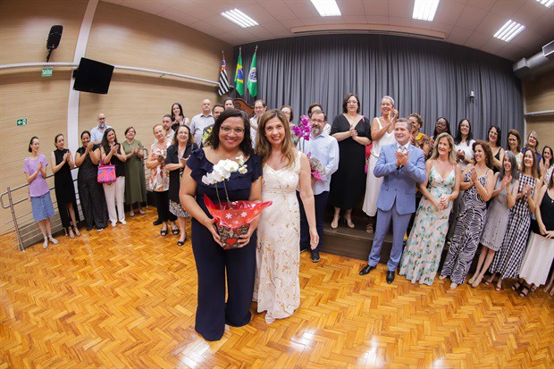 Familiares, amigos e membros da equipe escolar também participaram da cerimônia de entrega da homenagem da Câmara Municipal de Piracicaba