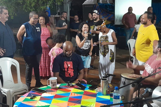 Grupo Quilombola recebe a medalha “Samba Zazá Brasileira”