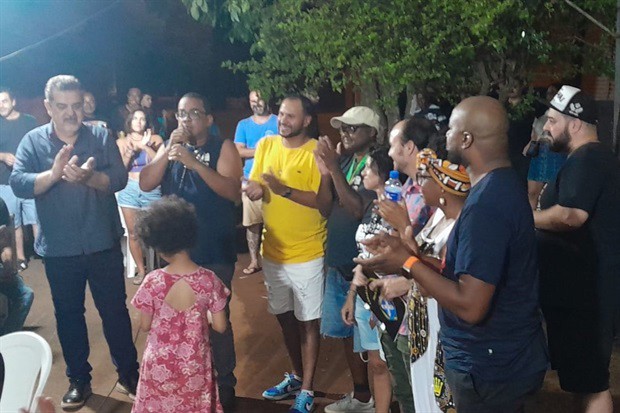 Grupo Quilombola recebe a medalha “Samba Zazá Brasileira”