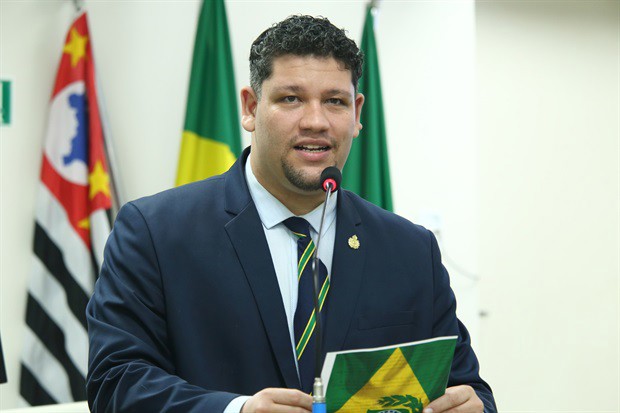 Ronaldo Stipp Martins Fernandes ocupou a Tribuna Popular nesta segunda-feira