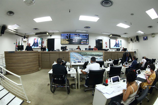 Veto ao PLC 15/2023 foi derrubado por 12 votos; já o PLC 18/2023 teve veto mantido