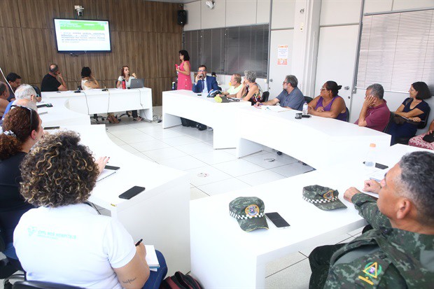 Participaram do encontro desta terça-feira (19) representantes do poder público e da sociedade civil 