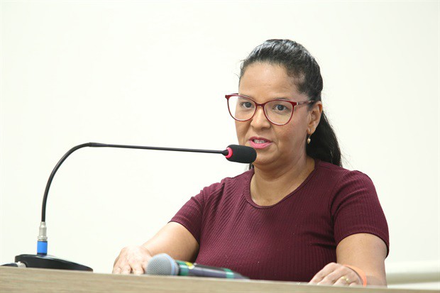 Elizangela Cristina Coutinho dos Santos, moradora da Vila Rezende, foi a oradora da Tribuna Popular