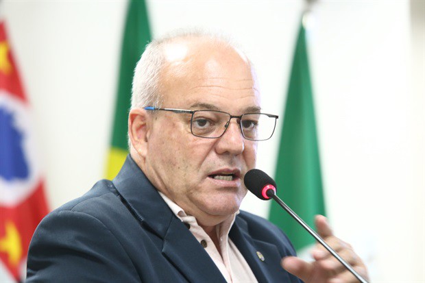 Gilmar Rotta (PDT) em discurso regimental na noite desta segunda-feira (1º) 