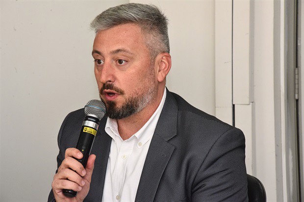 Segundo secretário, judicialização do processo licitatório resultou em atraso este ano