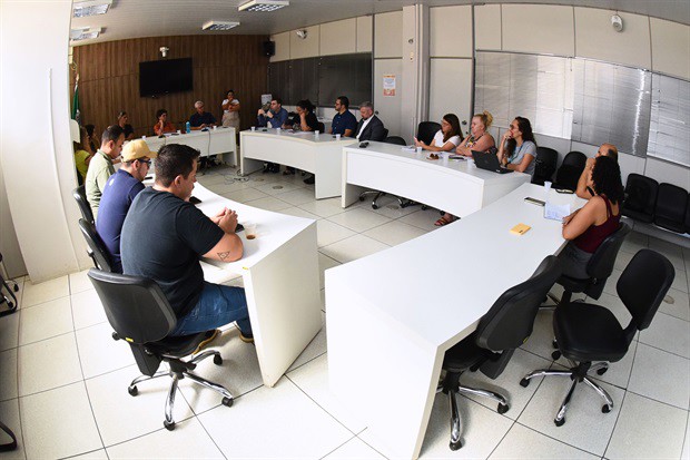 Segundo secretário, judicialização do processo licitatório resultou em atraso este ano