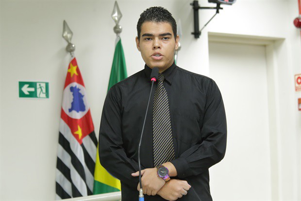 Alunos da Escola Estadual "Professora Dionetti Callegaro Miori" participaram do "Conheça o Legislativo" na tarde desta quarta-feira (8)