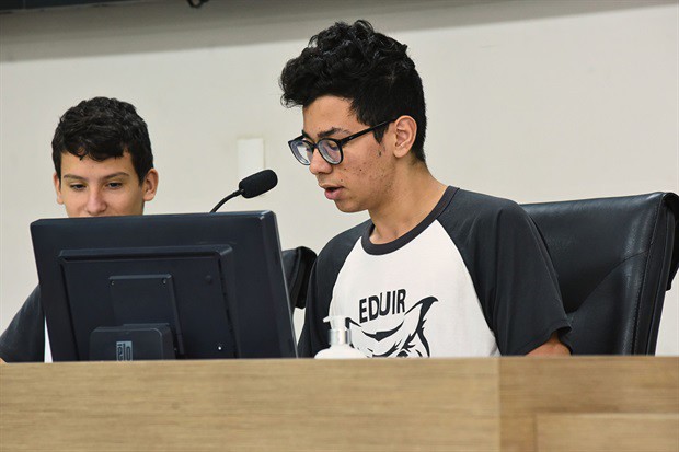 Alunos da Eduir Scarpari participam do 'Conheça o Legislativo'