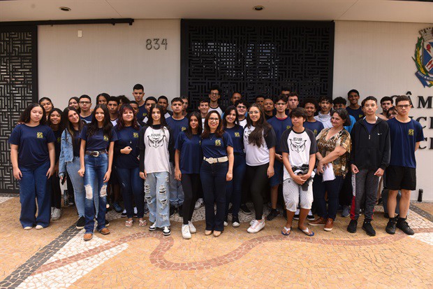 Alunos da Eduir Scarpari participam do 'Conheça o Legislativo'
