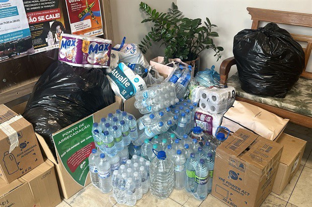 As três portarias da Câmara funcionam como pontos de arrecadação das doações durante a campanha