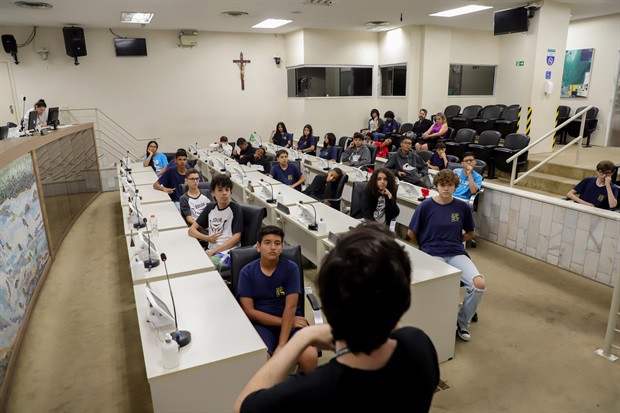 Alunos da Eduir Scarpari participam do "Conheça o Legislativo"