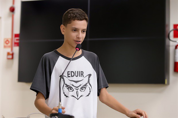 Alunos da Eduir Scarpari participam do "Conheça o Legislativo"