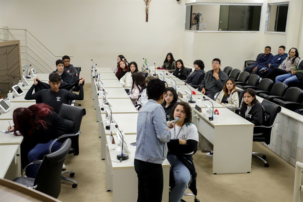 Alunos da Augusto Saes participam do "Conheça o Legislativo"