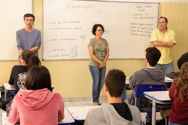 Atividade na escola integra a programação da Simapira