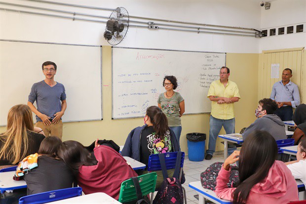 Atividade na escola integra a programação da Simapira