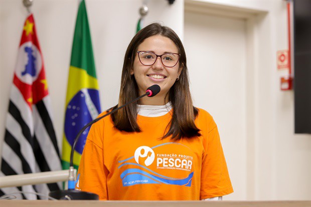 Jovens do Projeto Pescar participam do "Conheça o Legislativo"