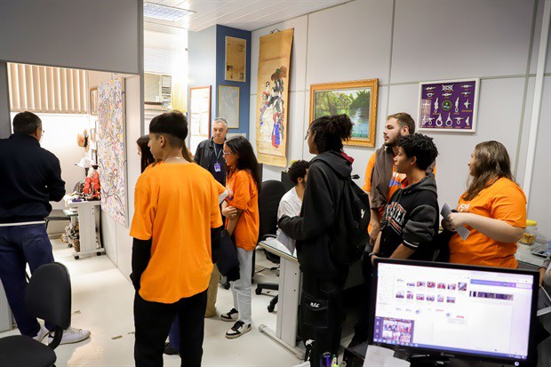 Jovens do Projeto Pescar participam do "Conheça o Legislativo"