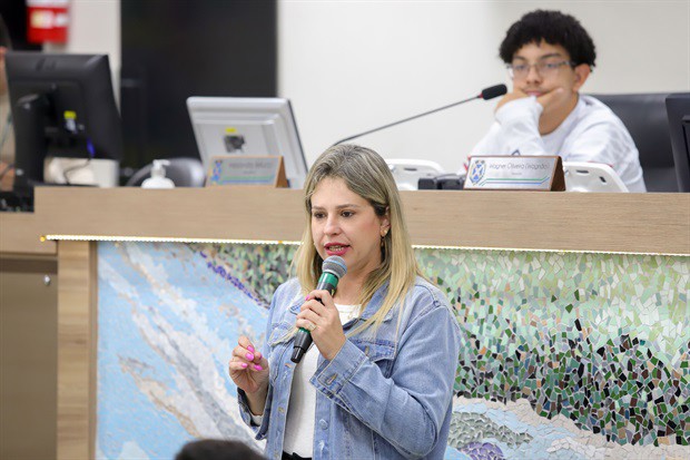 Alunos da E. E. 'Augusto Melega' participam do 'Conheça o Legislativo'