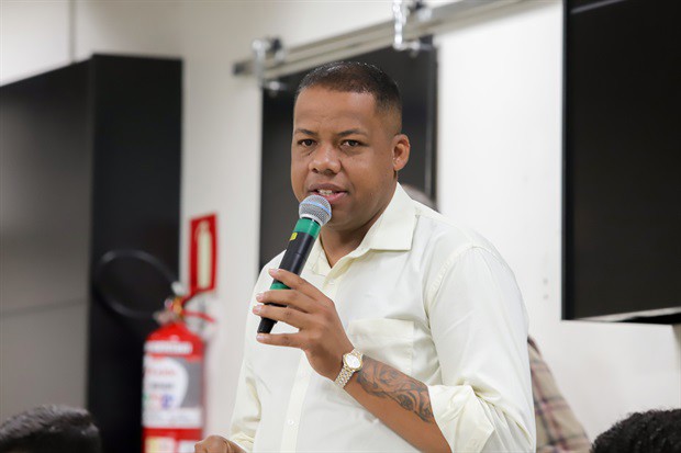 Alunos da E. E. 'Augusto Melega' participam do 'Conheça o Legislativo'