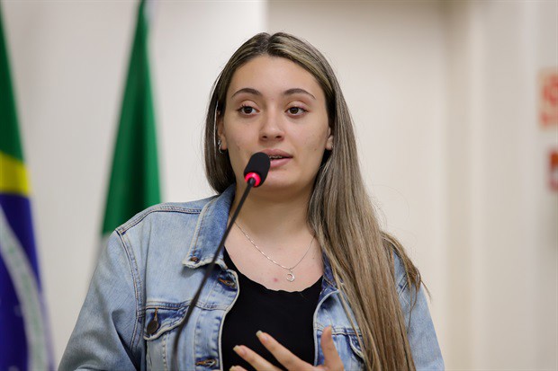 Alunos da E. E. 'Augusto Melega' participam do 'Conheça o Legislativo'