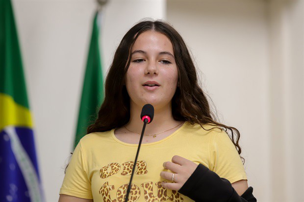 Alunos da E. E. 'Augusto Melega' participam do 'Conheça o Legislativo'