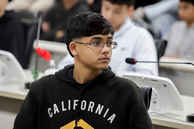 Estudantes da "Augusto Melega' participam do 'Conheça o Legislativo'