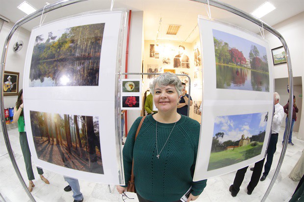 Josimara Elisa, artista em cartaz com a exposição fotográfica “Olhares e Afetos: A Natureza R(Existe)”